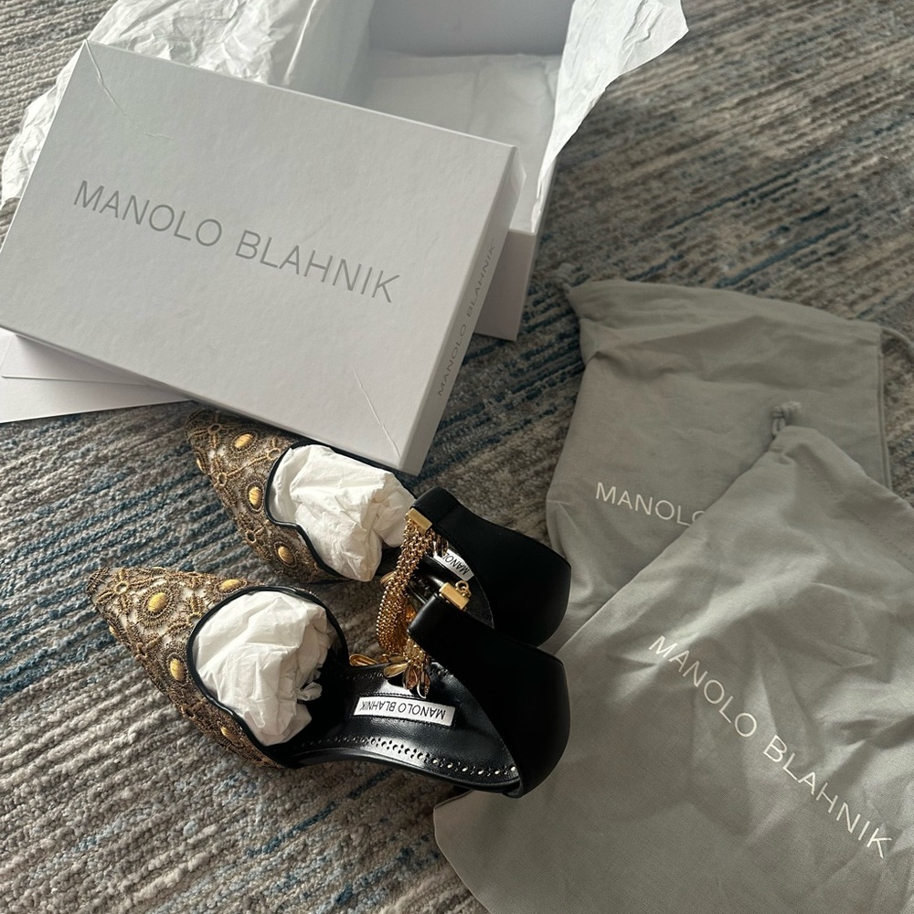 Manolo Blahnik gold and Black Harnicus Shoes size 41 - Picture 6 of 10